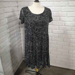 Jane & Delancy Ladies Size Large Black & Grey Pattern Short Sleeves Flowy Dress